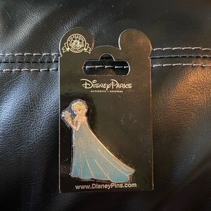 Frozen Elsa Disney Pin